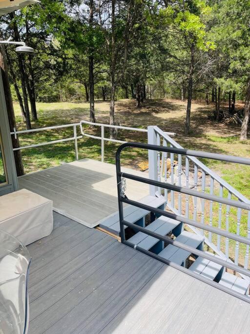 فيلا Bastrop Tiny Disc Golf Retreat المظهر الخارجي الصورة